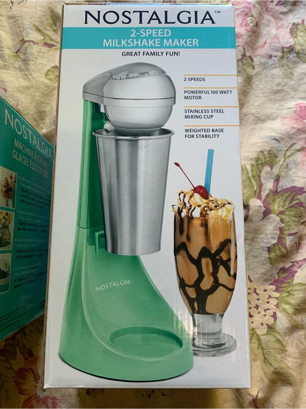 BRAND NEW Nostalgia 2 speed milkshake maker